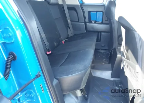 2007 Toyota Fj Cruiser z USA, uszkodzony, nr VIN JTEZU11F670017654